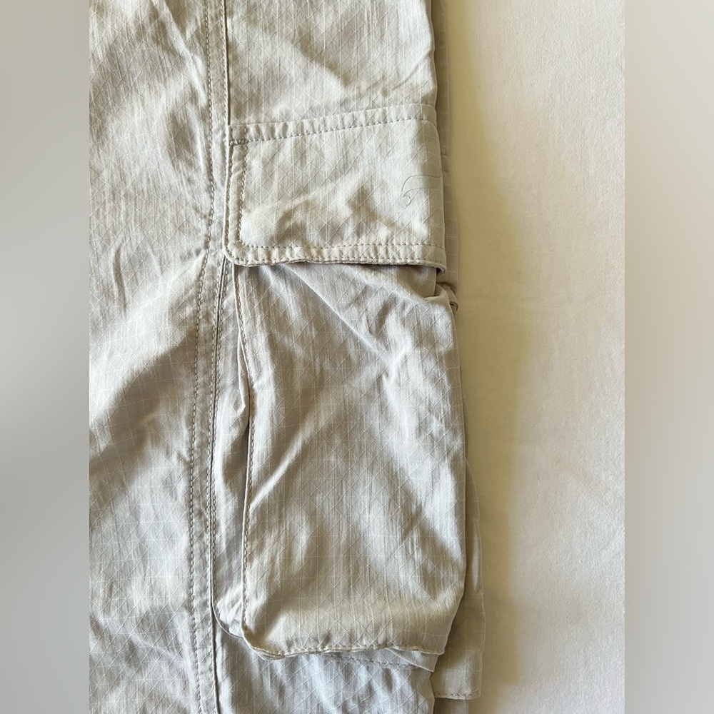 Fabletics Lightweight Ripstop Cargo Joggers in Luna Grey - Picture 4 of 13
